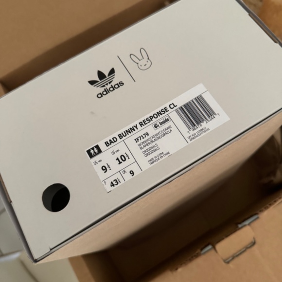 Response CL Wonder White Bad Bunny NEW WITH TAG - Picture 4 of 4